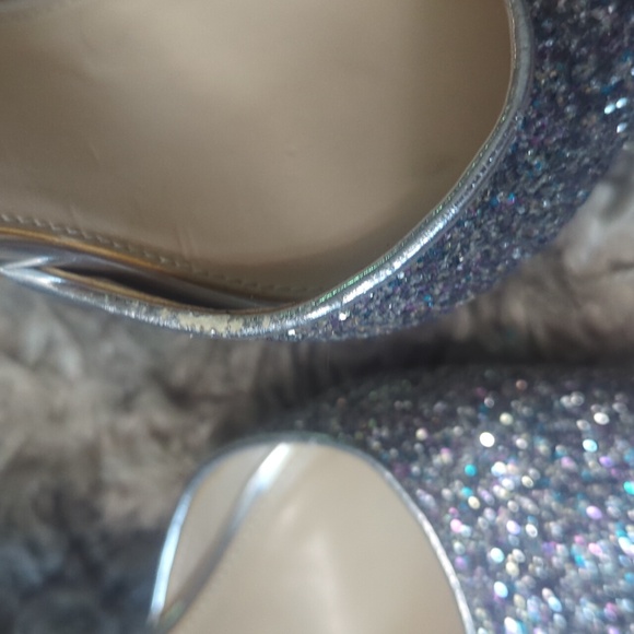 Betsey Johnson 7w wedding sparkle heel with strap silver blue bottom - Picture 9 of 11